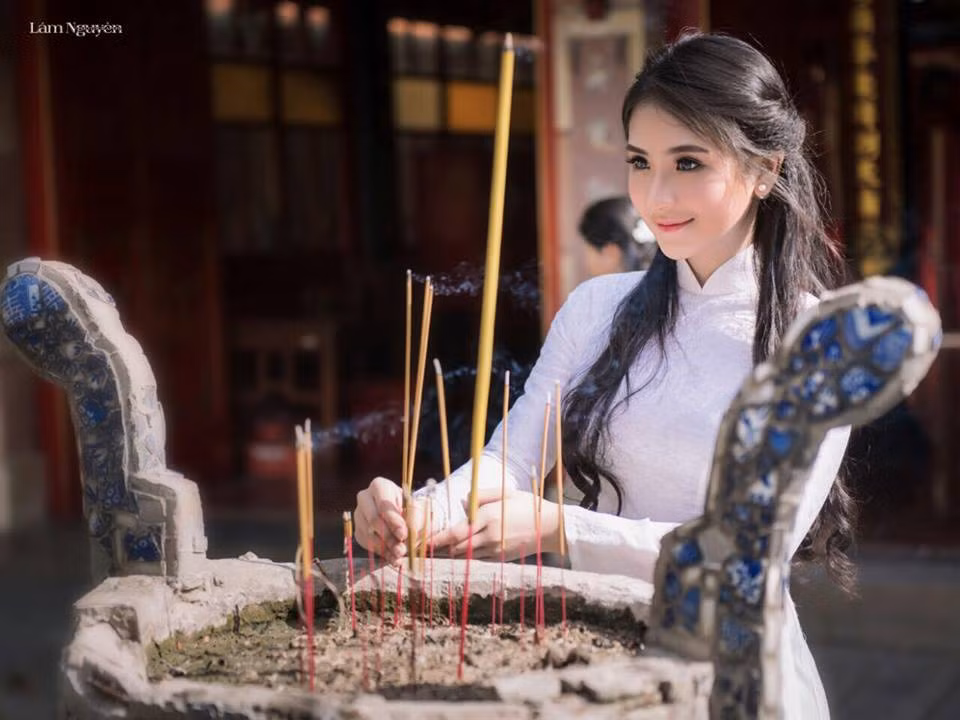 Chỉ trong khoảng 3 tháng, Như Ý giảm được 10kg. Nhưng điều đáng kinh ngạc là chiều cao của cô nàng cũng có sự thay đổi rõ rệt. Việc Như Ý cao lên nhanh từ 1m57 – 1m66 khi đã qua tuổi dậy thì khiến bạn bè cô ai nấy đều bất ngờ, kinh ngạc.