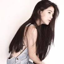 Nữ diễn viên trẻ diễn cực tốt khi vào vai một cô gái bị người tình 8 năm và cô bạn thân 20 năm phản bội. Mọi cảm xúc, sự đau khổ, dằn vặt, nội tâm của nhân vật được Apinya thể hiện một cách trọn vẹn khiến khán giả trẻ cảm nhận được đầy đủ, sâu sắc.