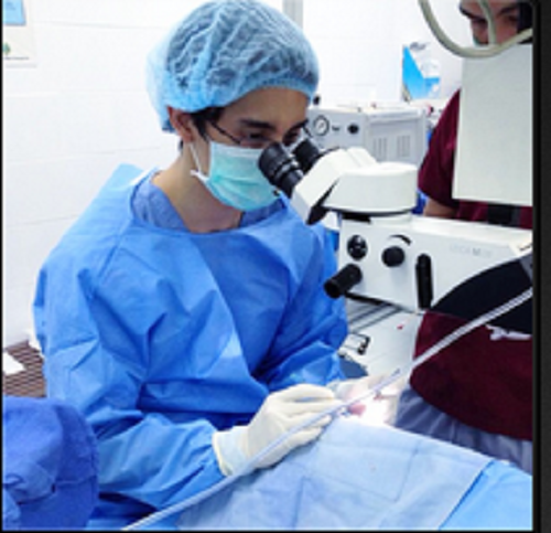 Chỉ sau 2 ngày, số lượng người theo dõi Mark trên mạng xã hội đã tăng đến hơn 55 nghìn người. Các hình ảnh của chàng bác sĩ hot boy được dân mạng tìm kiếm, chia sẻ rầm rộ.