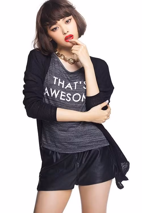 Chính sự kết hợp hoàn hảo này đã giúp Tina có ngoại hình hết sức ấn tượng, giúp cô hái ra tiền, trở thành một biểu tượng với giới trẻ Nhật Bản từ khi còn rất trẻ.