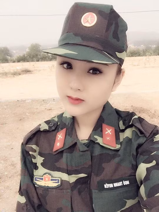 Giới trẻ, khán giả truyền hình bắt đầu biết đến Huyền Tròn qua cuộc thi Sao Mai 2013. Năm đó Huyền mới 18 tuổi nhưng đã tạo một dấu ấn đặc biệt, được khán giả và ban giám khảo đánh giá rất cao.