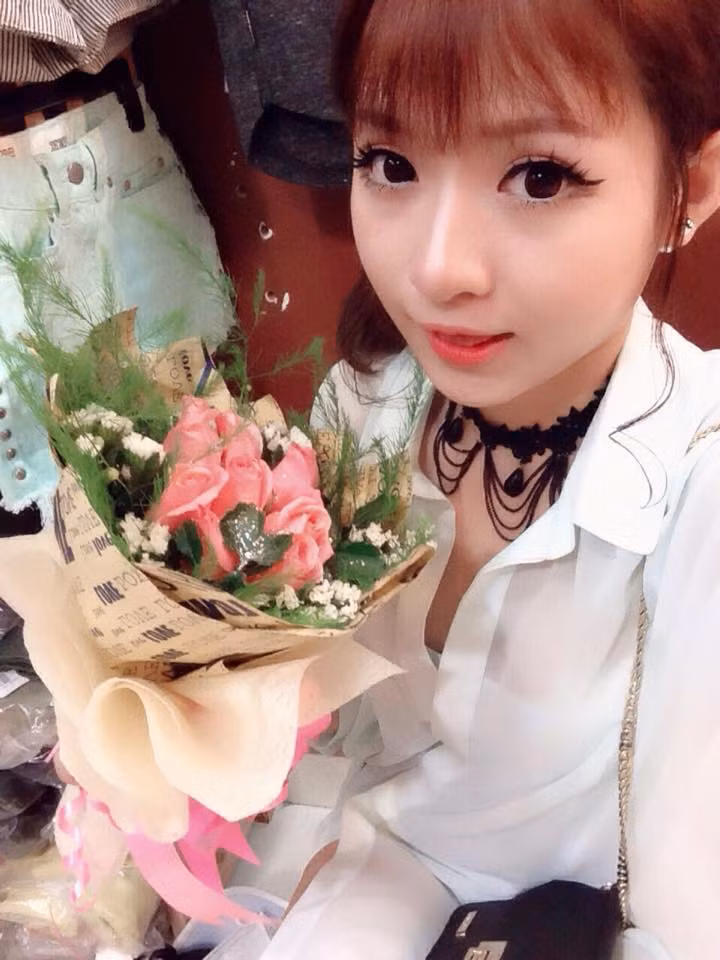 Hiện đang theo nghề makeup, nhưng với ngoại hình đẹp, khuôn mặt ấn tượng nên Việt Hương cũng thường xuyên xuất hiện trong các shoot hình nghệ thuật với vai trò người mẫu. Ảnh: FBNV.