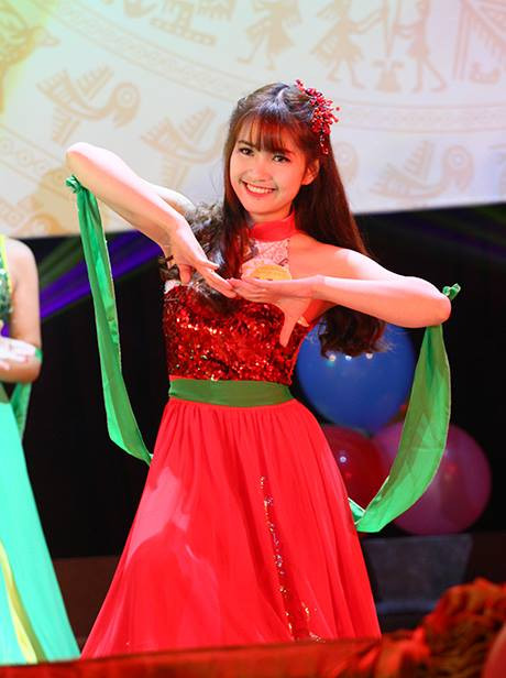 Tại cuộc thi năm nay, Lê Hà sớm được chú ý và là một trong số những thí sinh nổi bật nhất ngay từ những vòng thi đầu tiên. Trong vòng thi tài năng, Lê Hà mang đến cho ban giám khảo, khán giả một điệu múa truyền thống đầy duyên dáng và ấn tượng. Cô nàng quê Phú Thọ cũng tỏa sáng rực rỡ trong vòng thi với trang phục áo dài, để lại nhiều ấn tượng sâu sắc với khán giả, các sinh viên theo dõi.