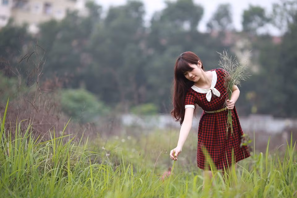 Ngay sau khi đăng quang, Lê Hà cũng nhận được rất nhiều lời nhắn chúc mừng của bạn bè. Dù hạnh phúc, vui mừng nhưng cô nàng vẫn tỏ ra rất khiêm tốn, bày tỏ trước mắt còn rất nhiều việc phải làm, sao cho thật xứng đáng với danh hiệu vừa đạt được.