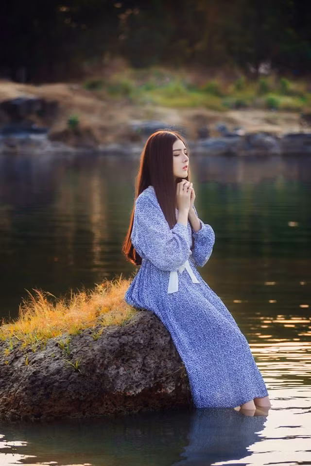 Có thể dễ dàng nhận ra những người mẫu trong ảnh của Duy Anh. Chàng nhiếp ảnh gia trẻ tuổi từng chụp ảnh cho hot girl Lilly Luta, Papi Xù Tường, Trinh Xíu, Nguyễn Hà Thương... và nhiều gương mặt trẻ, hot girl xinh đẹp khác.