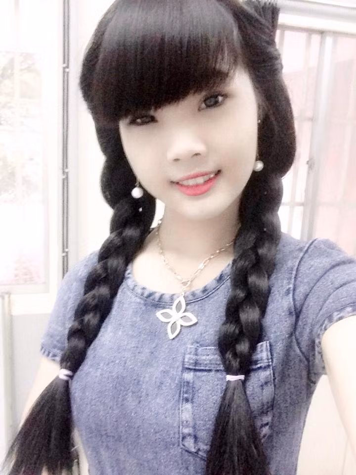 Ngắm vẻ đẹp trong veo, ngây thơ của nữ DJ xứ dừa Bến Tre.