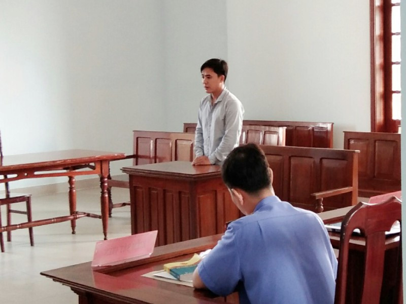 Sống chung với gia đình vợ, giao cấu luôn với em gái 13 tuổi của vợ Song chung voi gia dinh vo, giao cau luon voi em gai 13 tuoi cua vo