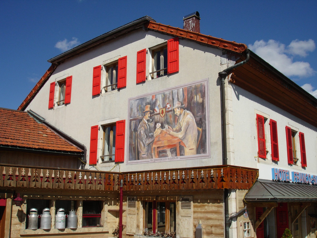 Kỳ dị khách sạn có 1-0-2 trên thế giới: Ngủ ở Pháp nhưng phải đi toilet ở Thuỵ Sĩ - Hình 2 Ky di khach san co 1-0-2 tren the gioi: Ngu o Phap nhung phai di toilet o Thuy Si-Hinh-2