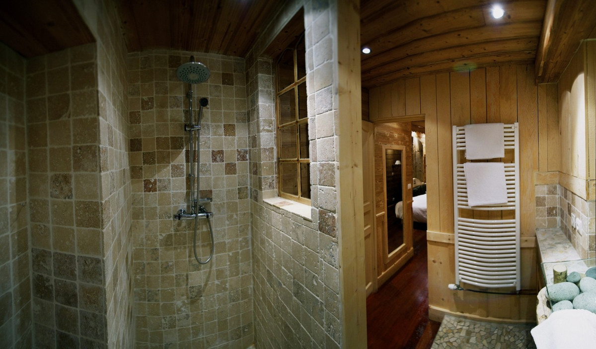 Kỳ dị khách sạn có 1-0-2 trên thế giới: Ngủ ở Pháp nhưng phải đi toilet ở Thuỵ Sĩ - Hình 13 Ky di khach san co 1-0-2 tren the gioi: Ngu o Phap nhung phai di toilet o Thuy Si-Hinh-13