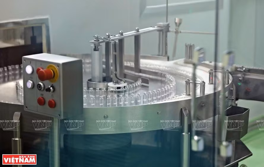 Can canh quy trinh gia cong vac xin Sputnik V tai Viet Nam-Hinh-2