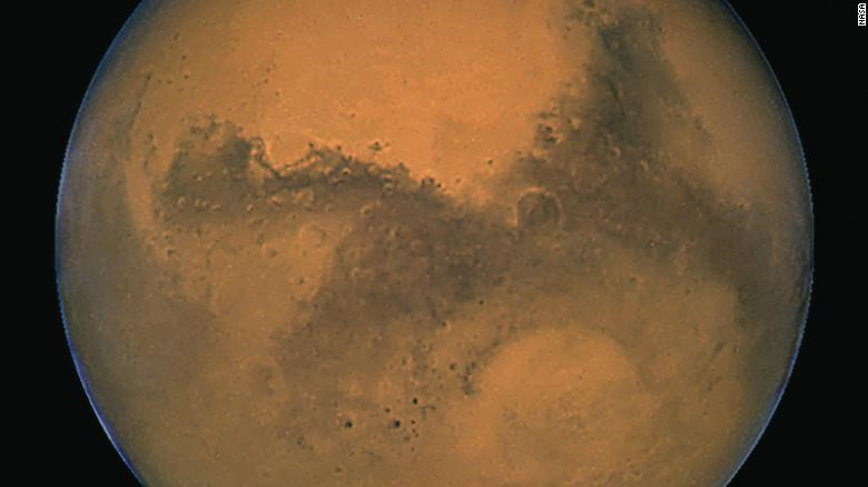 Sao Hỏa - hành tinh “hàng xóm” của Trái Đất, được chụp vào năm 2003 khi sao Hỏa tiến đến Trái Đất gần nhất trong gần 60.000 năm.