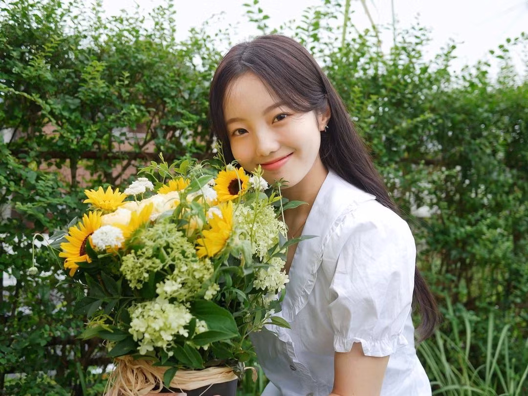 Marin có vẻ đẹp vừa ngọt ngào, vừa quyến rũ. Trước khi trở thành ngôi sao làng trượt băng, cô từng là diễn viên nhí. Trong thời gian tập luyện và thi đấu, cô cũng tham gia các chiến dịch quảng cáo của nhãn hàng. Ảnh: Instagram NV.