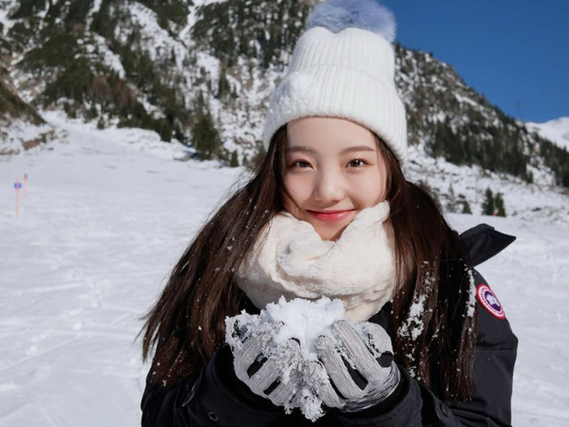 Gia đình Marin có 5 anh chị em. Marin cùng 2 em gái nổi tiếng là "bộ 3 thiên thần" bởi có nhiều tài năng, từng giành nhiều thành tích cao. Ảnh: Instagram NV.