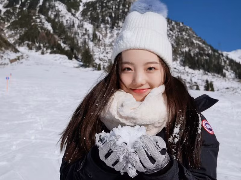 Gia đình Marin có 5 anh chị em. Marin cùng 2 em gái nổi tiếng là "bộ 3 thiên thần" bởi có nhiều tài năng, từng giành nhiều thành tích cao. Ảnh: Instagram NV.