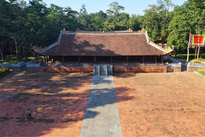 Theo sách “Việt Nam sử lược”, cả 2 triều Tiền Lê và Hậu Lê đều khởi phát từ Thanh Hóa ngày nay. Vị vua mở đầu cho nhà Tiền Lê là Lê Hoàn. Vua mở đầu cơ nghiệp của nhà Hậu Lê là Lê Thái Tổ (Lê Lợi).