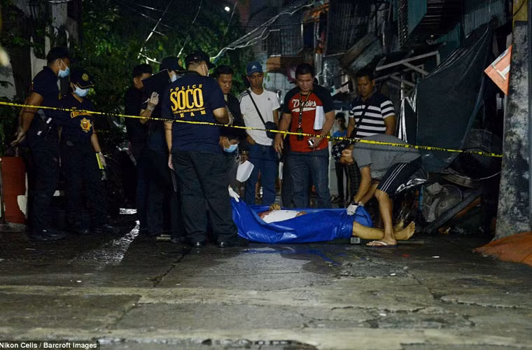 Loat anh hai hung ve chien dich chong toi pham o Philippines-Hinh-3