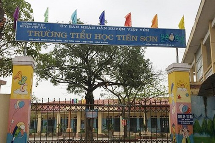  8. Thầy giáo bị tố dâm ô 13 nữ sinh tiểu học: Ngày 1/3, thầy M một giáo viên trường tiểu học Tiên Sơn, huyện Việt Yên, tỉnh Bắc Giang, bị tố sàm sỡ 13 em học sinh (Ảnh: Báo Bắc Giang).