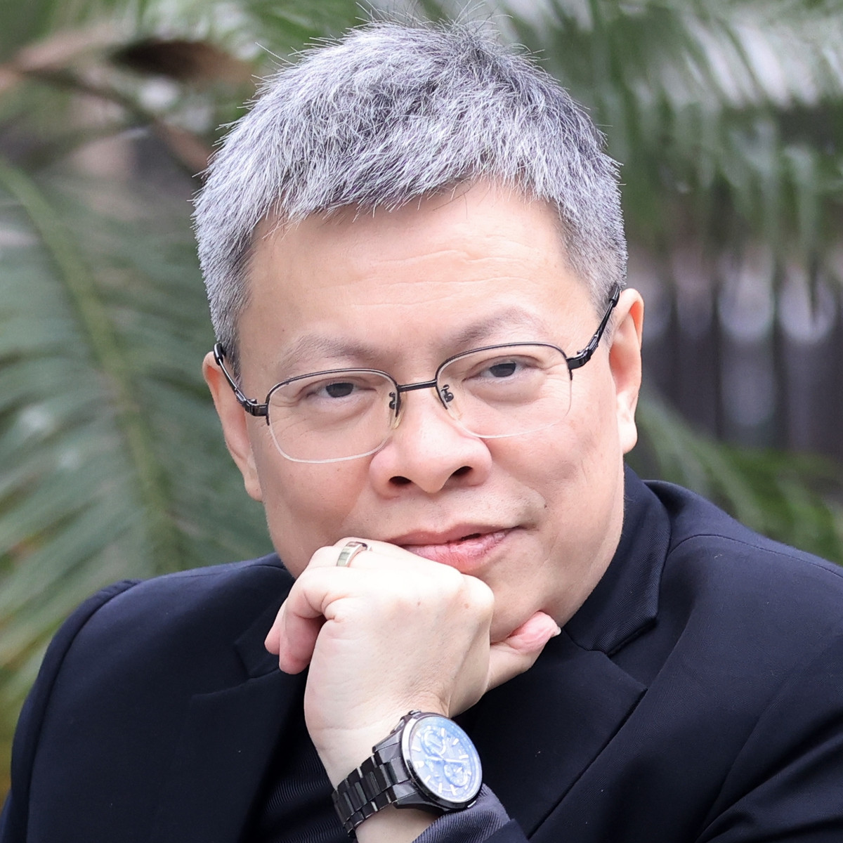 Khung hoang khong bat dau tu truyen thong