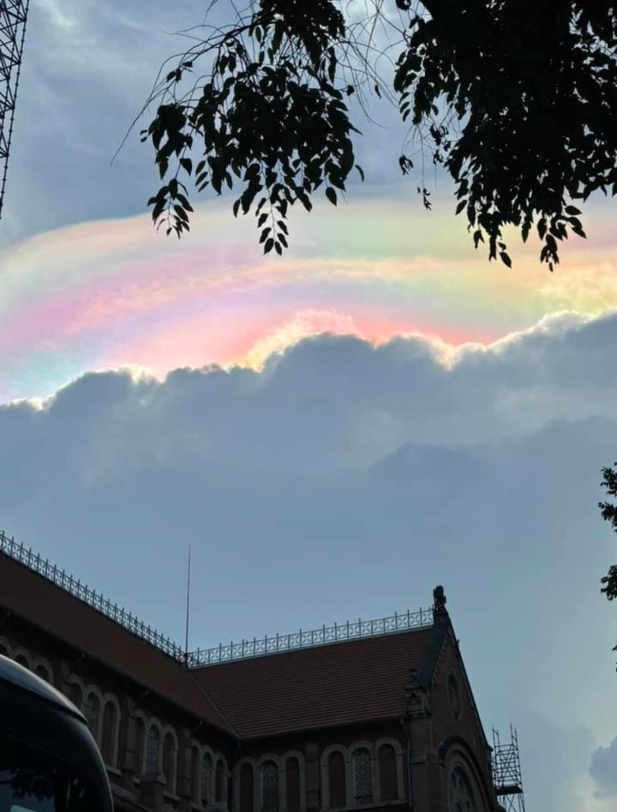 Ky dieu may ngu sac xuat hien tren bau troi TP HCM-Hinh-6