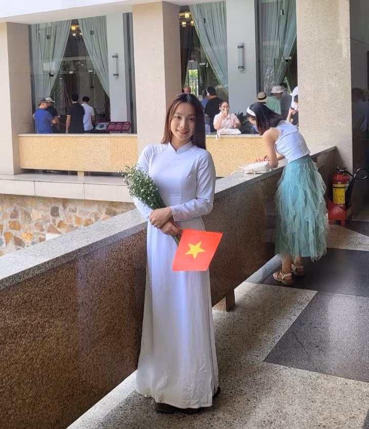 Hang ngan nguoi dan, du khach den Dinh Doc Lap trong dip le 30/4-Hinh-9