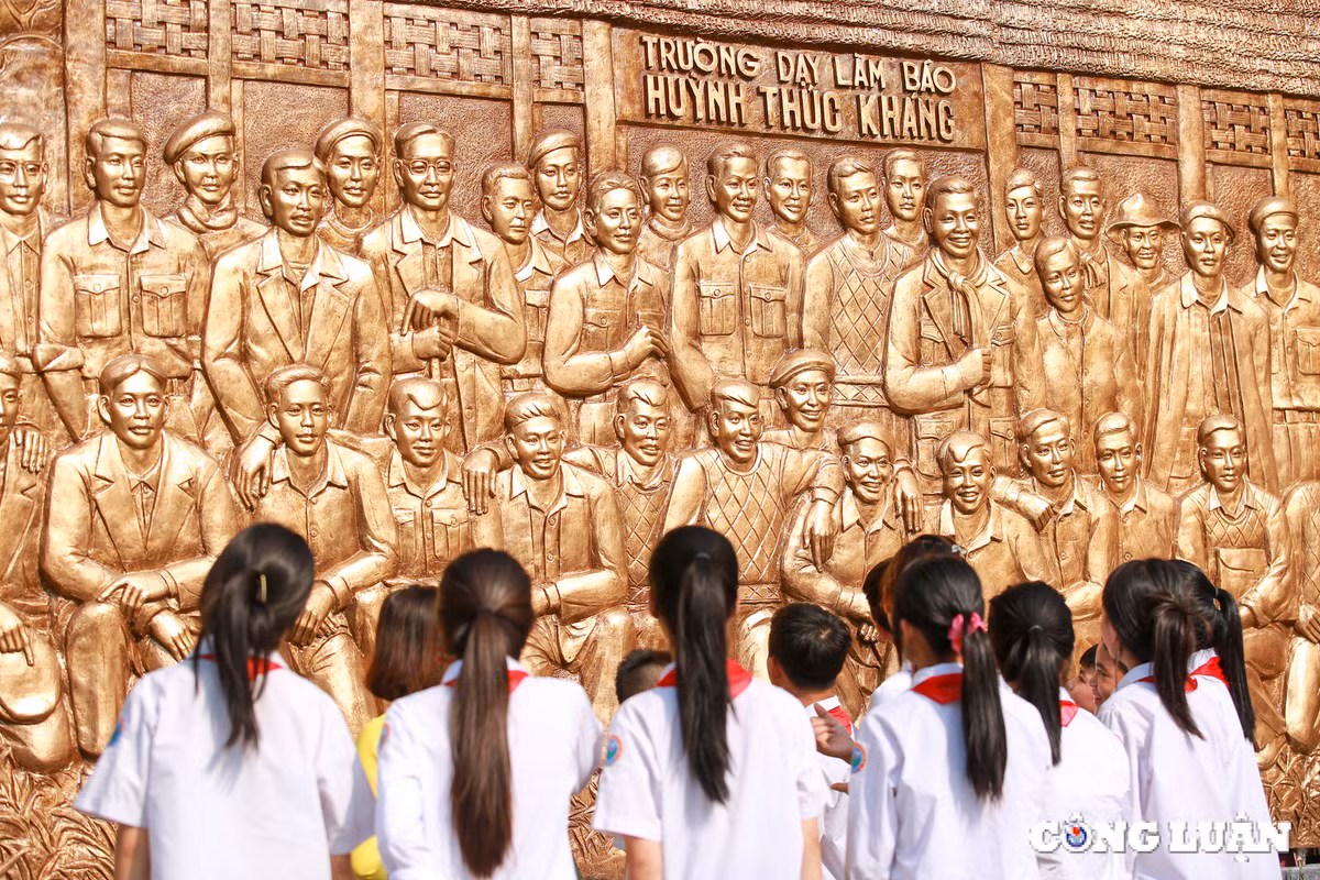 Sap khanh thanh Di tich lich su quoc gia Truong day lam bao Huynh Thuc Khang-Hinh-14
