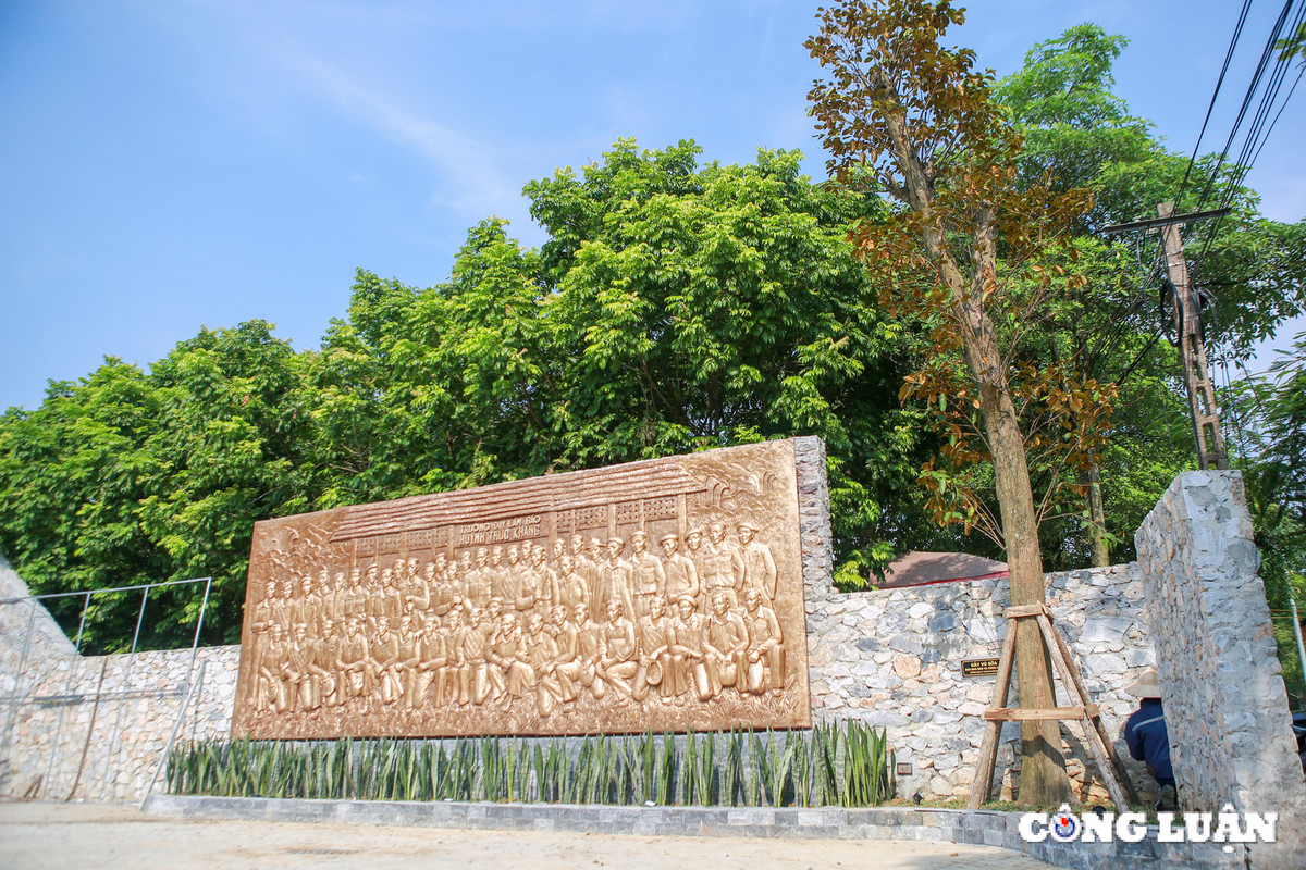 Sap khanh thanh Di tich lich su quoc gia Truong day lam bao Huynh Thuc Khang-Hinh-4