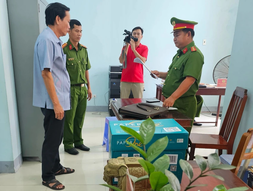 An Giang: Them 1 Pho chu tich TP Long Xuyen bi bat