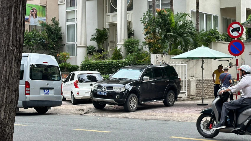 Cảnh sát có mặt tại nhà Tổng Giám đốc Quốc Cường Gia Lai - Hình 3 Canh sat co mat tai nha Tong Giam doc Quoc Cuong Gia Lai-Hinh-3