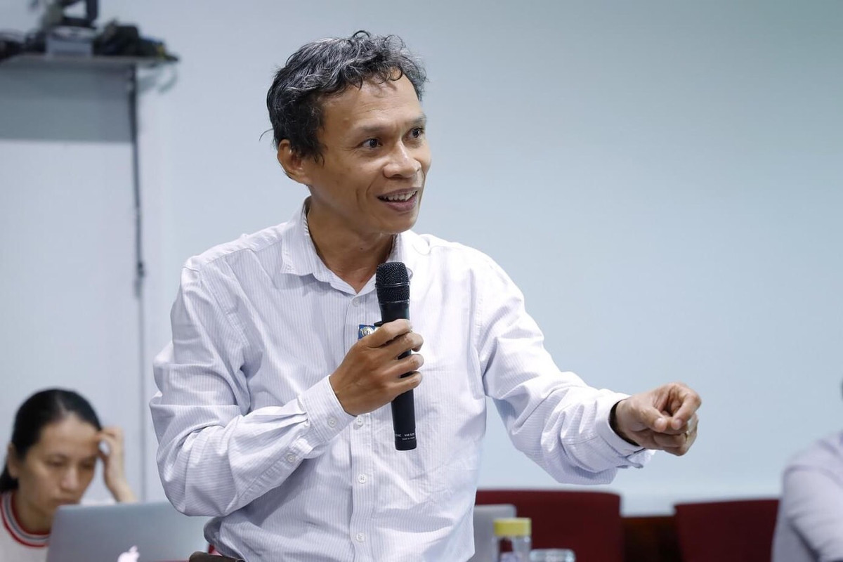 Giảng viên Hiến pháp góp ý dự thảo ghi âm, ghi hình tại tòa Giang vien Hien phap gop y du thao ghi am, ghi hinh tai toa