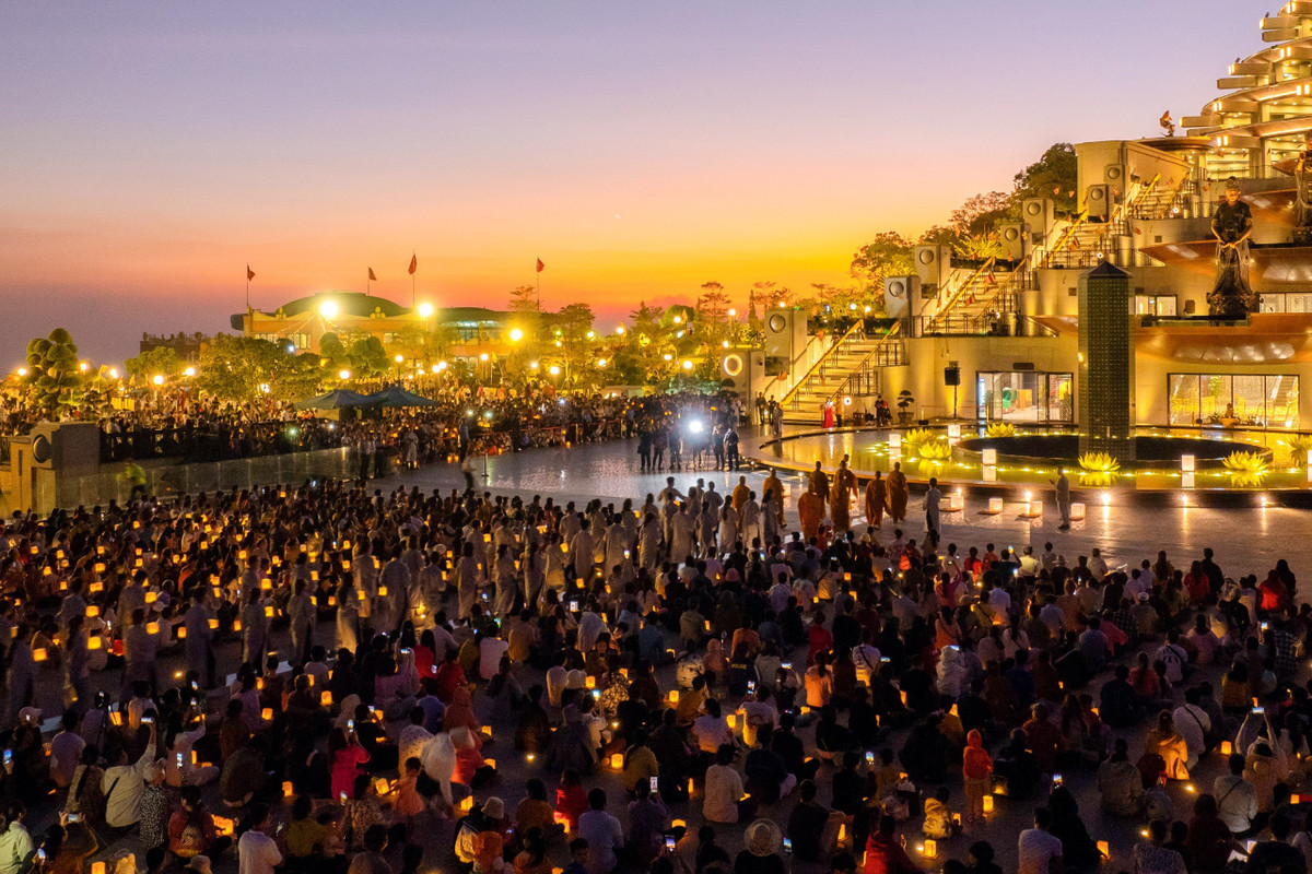 Tay Ninh: Nhieu le hoi ky niem 49 nam ngay thong nhat dat nuoc-Hinh-2