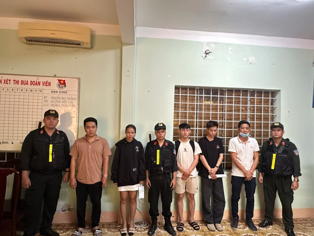 Bo Cong an khen chuyen an pha duong day mua ban tai khoan ngan hang-Hinh-2