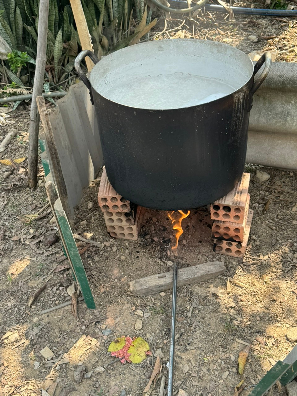 Lam Dong: Dan khoan gieng xuat hien khi gas boc chay khi cham lua-Hinh-4