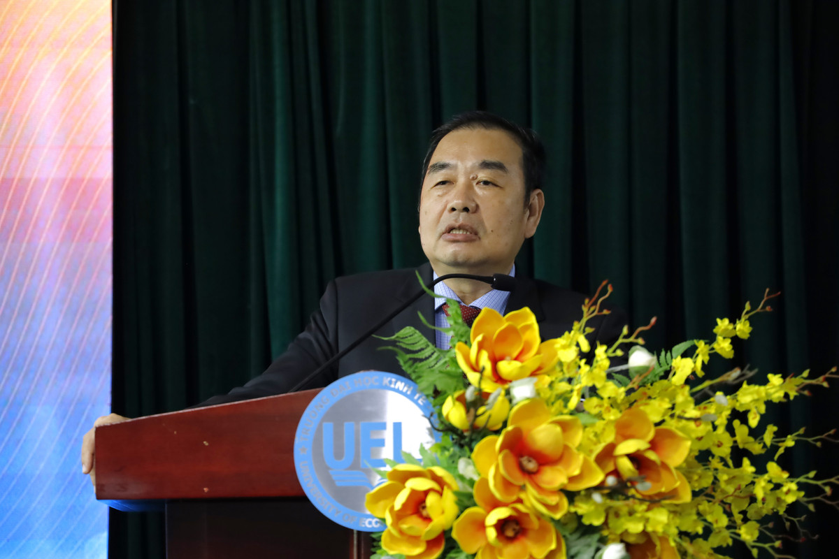 Hoi thao trach nhiem Hien phap thu hut nhieu nha khoa hoc, chuyen gia