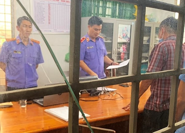 Bat nguyen Chap hanh vien Cuc Thi hanh an dan su vi tham o