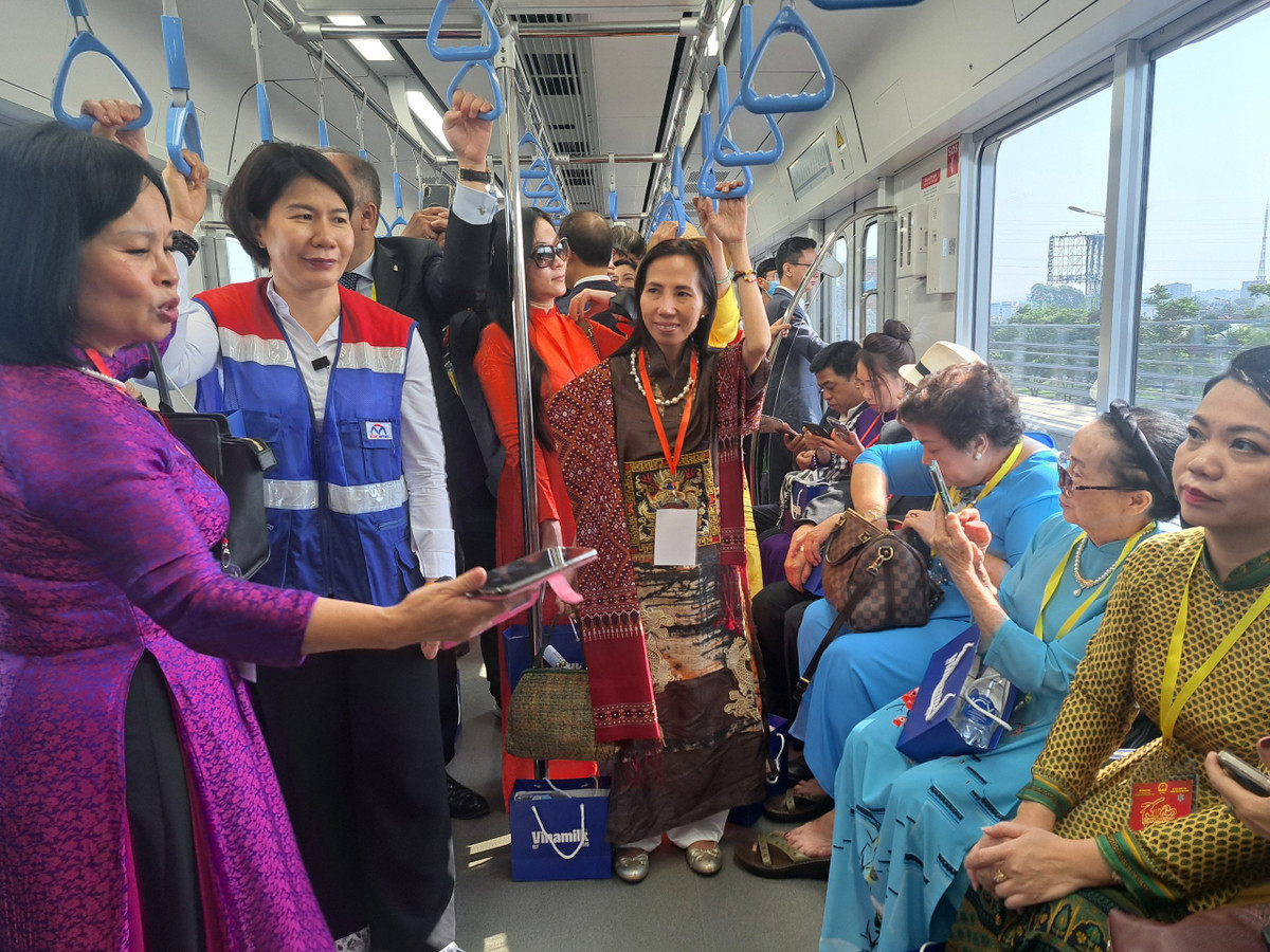 TP HCM: Bên trong tuyến Metro số 1 (Bến Thành-Suối Tiên) có gì? - Hình 8 TP HCM: Ben trong tuyen Metro so 1 (Ben Thanh-Suoi Tien) co gi?-Hinh-8