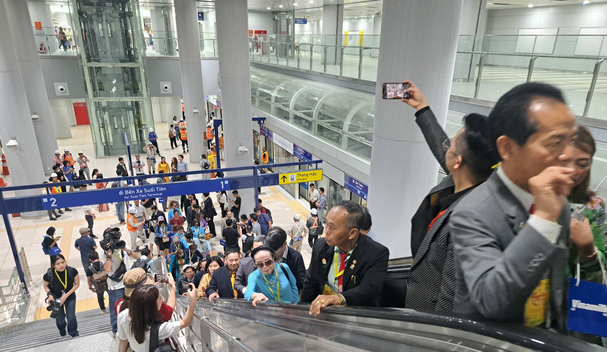 TP HCM: Bên trong tuyến Metro số 1 (Bến Thành-Suối Tiên) có gì? - Hình 7 TP HCM: Ben trong tuyen Metro so 1 (Ben Thanh-Suoi Tien) co gi?-Hinh-7