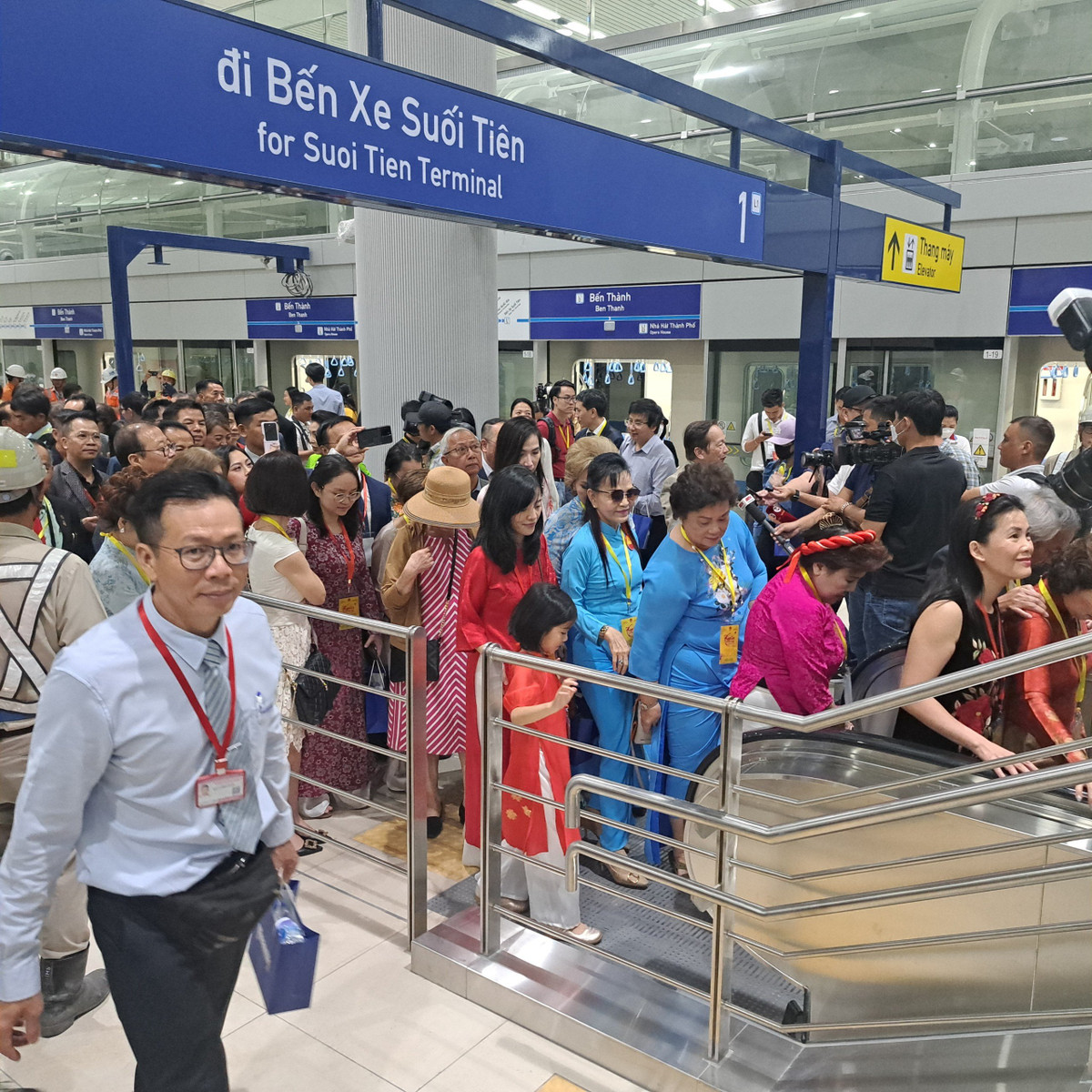 TP HCM: Bên trong tuyến Metro số 1 (Bến Thành-Suối Tiên) có gì? - Hình 6 TP HCM: Ben trong tuyen Metro so 1 (Ben Thanh-Suoi Tien) co gi?-Hinh-6