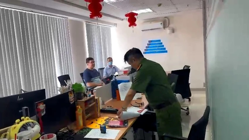 Truy tố nhóm người cho vay lãi nặng, thu lợi hơn 4.150 tỷ đồng - Hình 2 Truy to nhom nguoi cho vay lai nang, thu loi hon 4.150 ty dong-Hinh-2