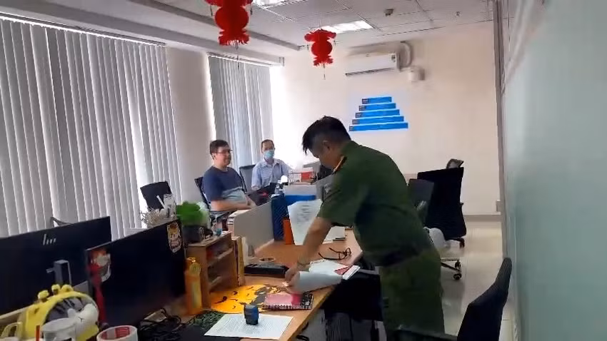 Truy tố nhóm người cho vay lãi nặng, thu lợi hơn 4.150 tỷ đồng - Hình 2 Truy to nhom nguoi cho vay lai nang, thu loi hon 4.150 ty dong-Hinh-2