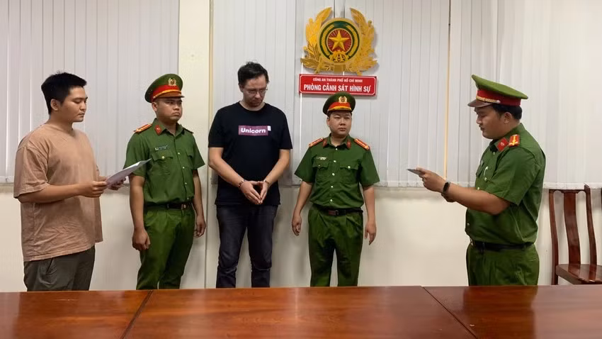 Truy tố nhóm người cho vay lãi nặng, thu lợi hơn 4.150 tỷ đồng Truy to nhom nguoi cho vay lai nang, thu loi hon 4.150 ty dong