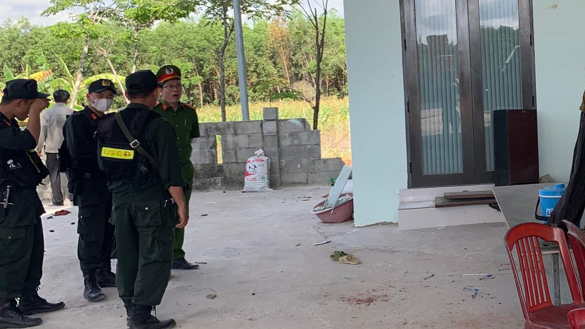 Bắt kẻ cầm đầu đường dây khai thác cát trái phép ở Bình Thuận Bat ke cam dau duong day khai thac cat trai phep o Binh Thuan