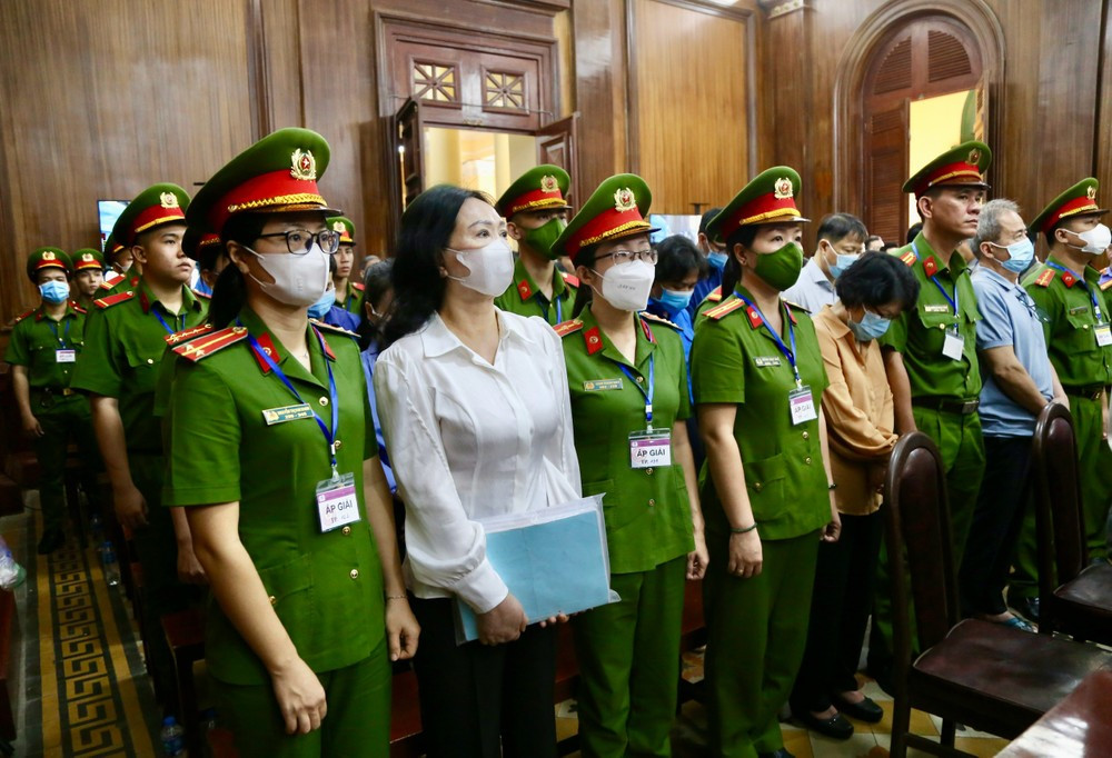 Bị cáo Trương Mỹ Lan nói sức khoẻ tốt, tinh thần ổn định - Hình 2 Bi cao Truong My Lan noi suc khoe tot, tinh than on dinh-Hinh-2