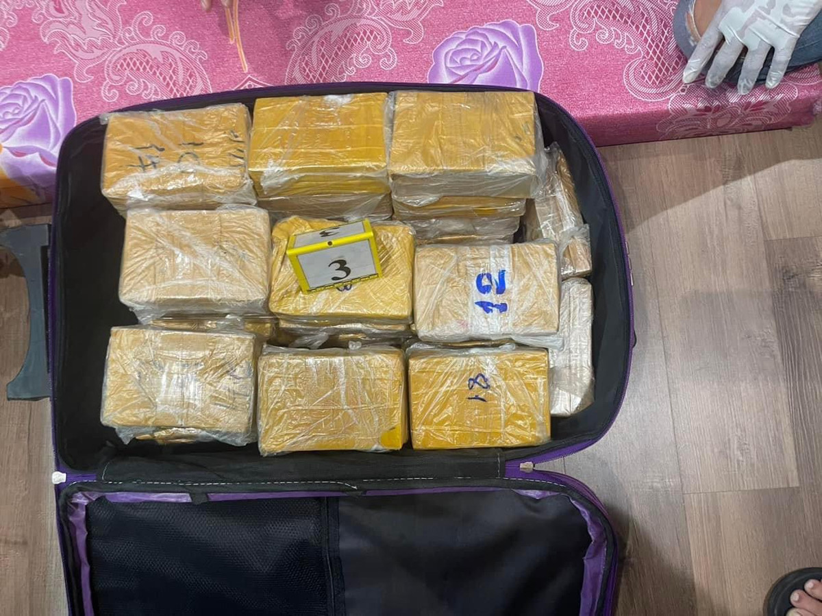 Cong an TP HCM triet pha duong day van chuyen 184 banh heroin-Hinh-2