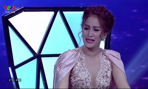 Khanh Thi bat khoc khi Chi Anh hoi con gian anh khong