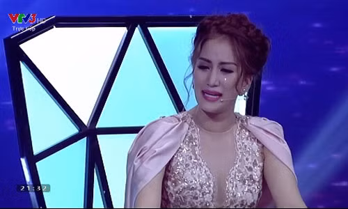 Khanh Thi bat khoc khi Chi Anh hoi con gian anh khong