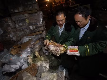 Duong day ban thit uop lanh 40 nam o Trung Quoc