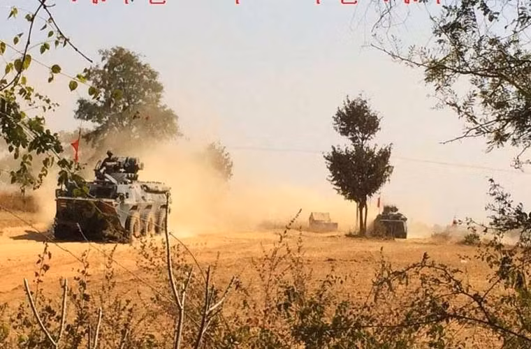 Xe thiết giáp chiến đấu Type 92 phi nước đại.