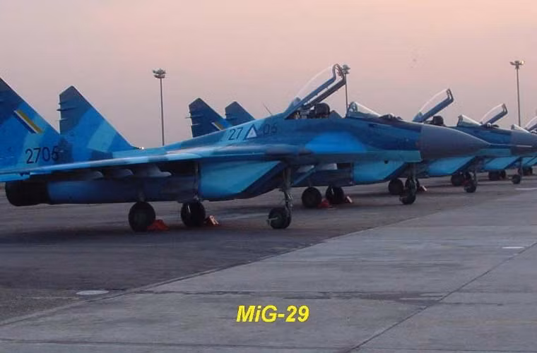 Năm 2001, Myanmar đã đặt mua 12 chiếc MiG-29 (gồm 10 MiG-29B và 2 MiG-29UB) từ Belarus. Thêm một hợp đồng trị giá 570 triệu USD nữa được ký với Nga vào tháng 12/2009 đem về thêm 12 MiG-29 (gồm 10 MiG-29B, 6 MiG-29SE và 4 MiG-29UB).