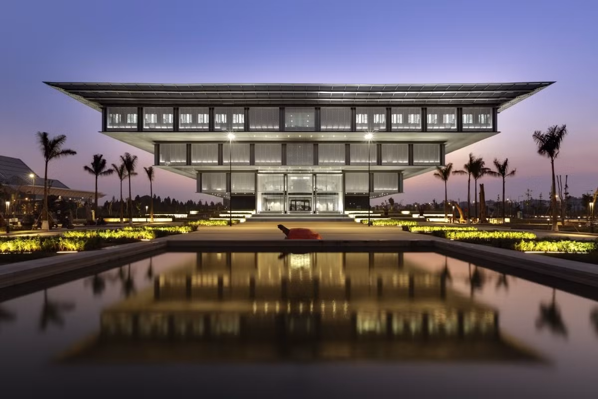 Tham gia các hoạt động triển lãm, chiếu phim tại bảo tàng, trung tâm văn hóa là hoạt động hứa hẹn đem lại nhiều trải nghiệm thú vị và bổ ích mà không phải quá vất vả để đi những tour du lịch xa xôi.