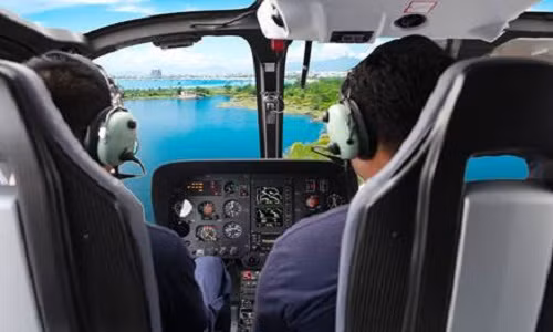 Hiện tại, một số công ty lữ hành đã đặt tour tham quan bằng trực thăng, khởi hành hàng ngày, buổi sáng bắt đầu từ 08h00, buổi chiều bắt đầu từ 14h00.